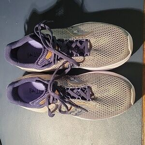 Saucony Kinvara 14, Women's size 10, Gray/Navy